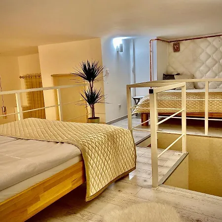3 Comfortable And Cosy In Heart Of Near Basilica Apartment